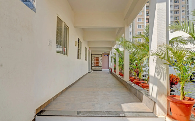 OYO 87519 Nra Residency