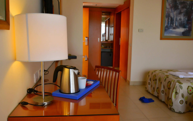 Parrotel Beach Resort