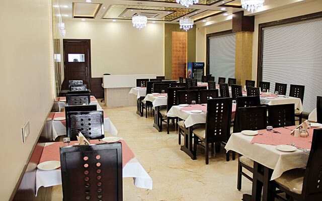 Hotel Taj Heights