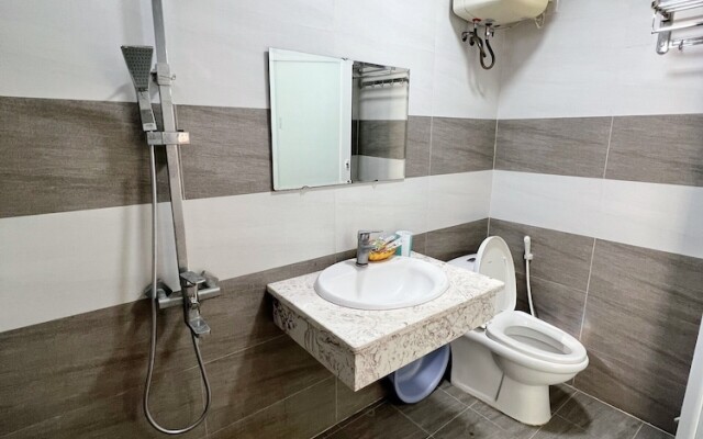 Catba Central Hotel