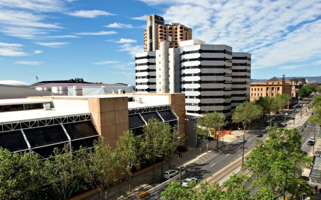 Adelaide DressCircle Apartments North Terrace