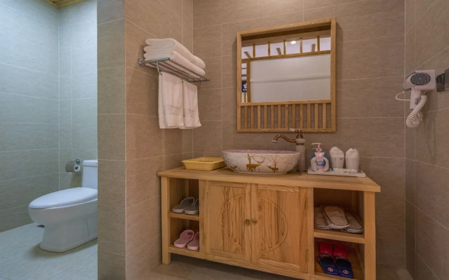 Floral Hotel · Rushuang Courtyard Lijiang