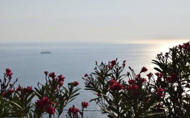 Sea View Stone Residence