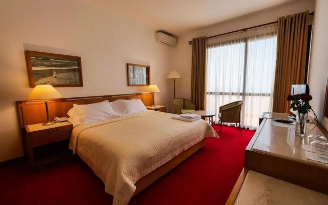 Chateau Linza Resort Hotel