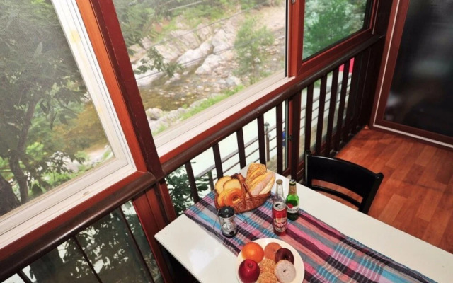 Yangyang Beopsusanjang Pension