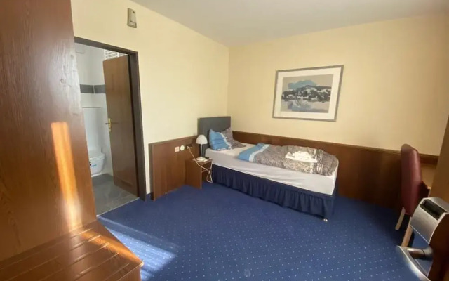 Hotel Regina - DG drei D.G. GmbH