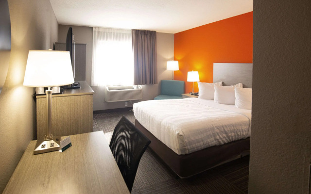 Quality Inn & Suites Hammond Near I-8090