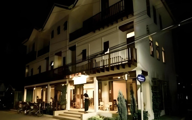 Sri Chiangkhan Hotel