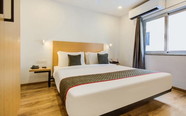 OYO Townhouse 165 Netaji Road
