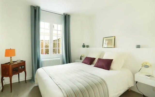 Superb Terrace Apart Champs Elysees Eiffel Tower