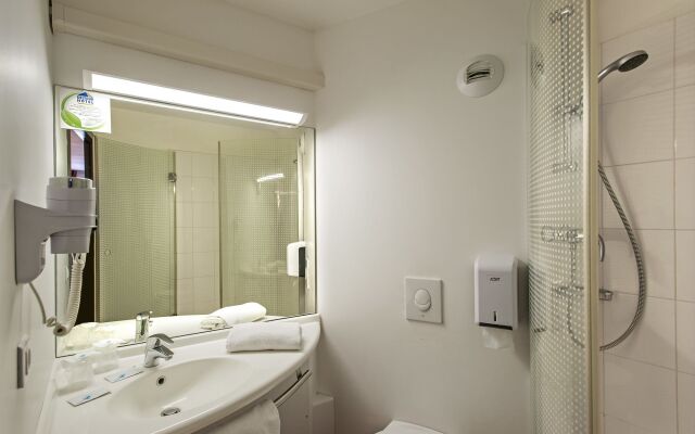 Brit Hotel Confort Montauban