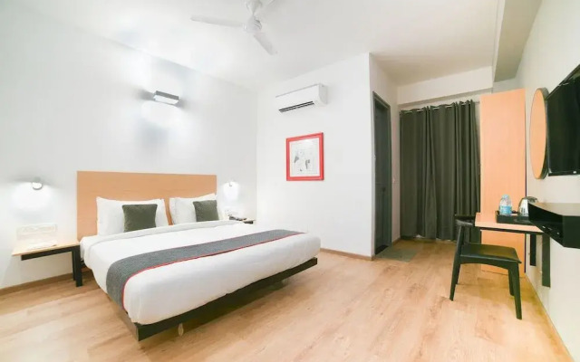 Oyo Townhouse 38136 Shivalik Mercantile Co-Operative Bank