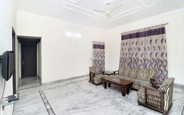 OYO 15728 The Shradha Guest House