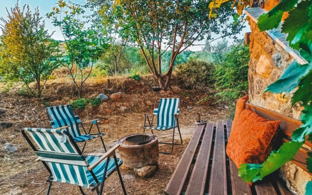 Enchanting Unique House With Backyard in Izmir