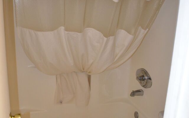 Hill Country Inn & Suites