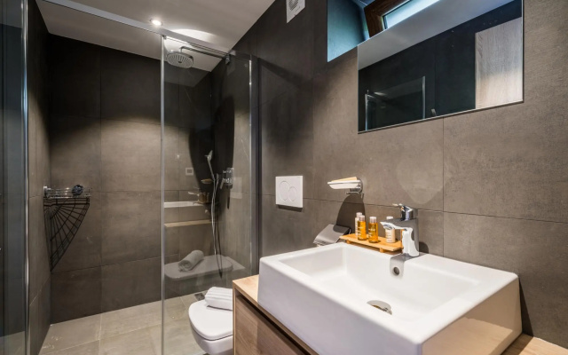 KARRI - Luxury apartment with spa and gym
