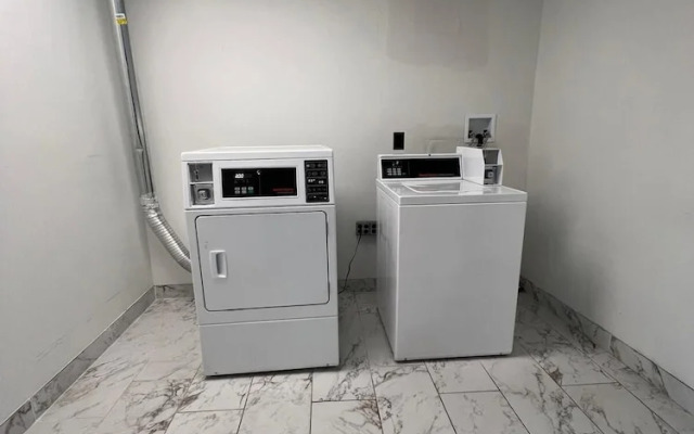 Harborside Suites