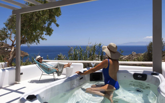 Amyth of Mykonos Super Paradise