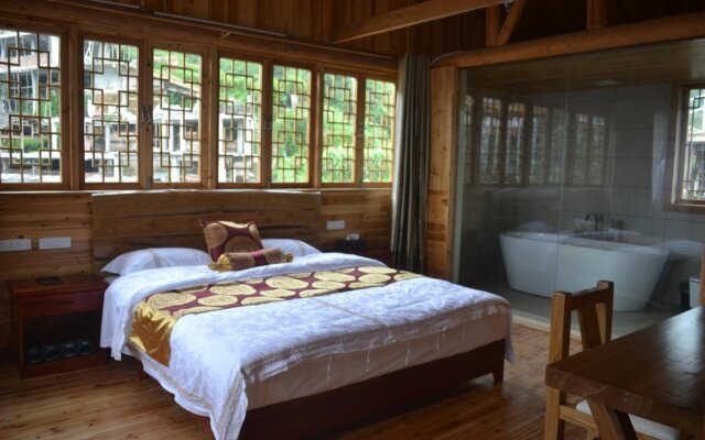 Longji Long Ying Hotel