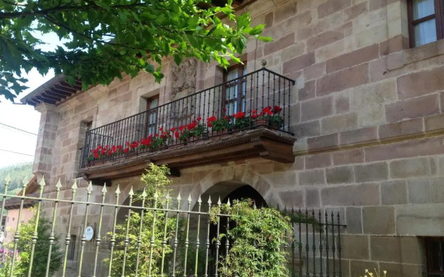 Casona De La Salceda