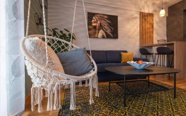 Modern, Bright and Cozy Apartment