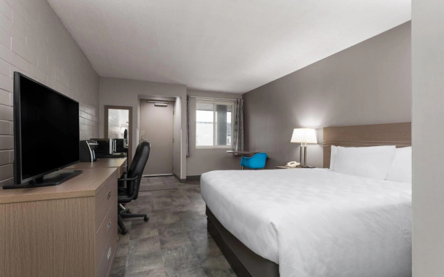 Travelodge by Wyndham Grande Prairie