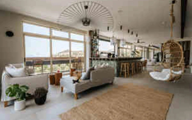 Paralos The Maxine - Adults Only