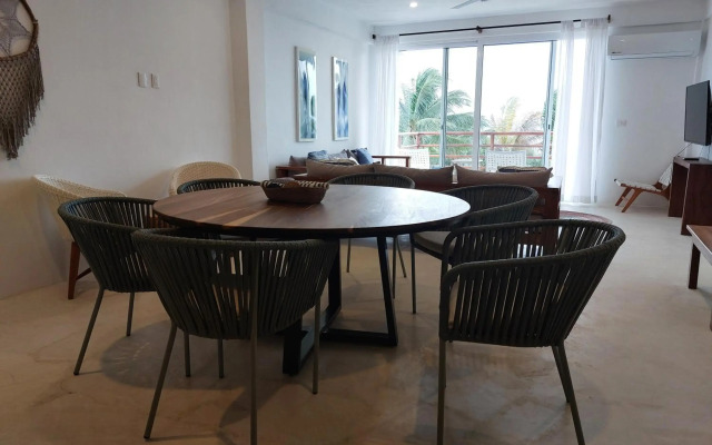 Noah Beach Hotel & Suites