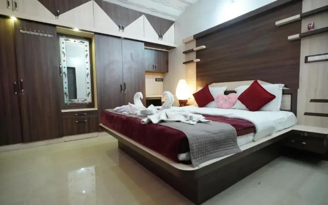 Srinikethana Home Stay with Swimming Pool