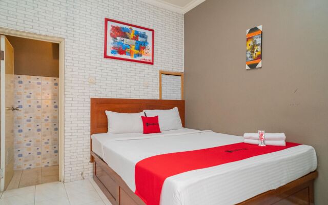 RedDoorz @ Oro Oro Ombo Batu