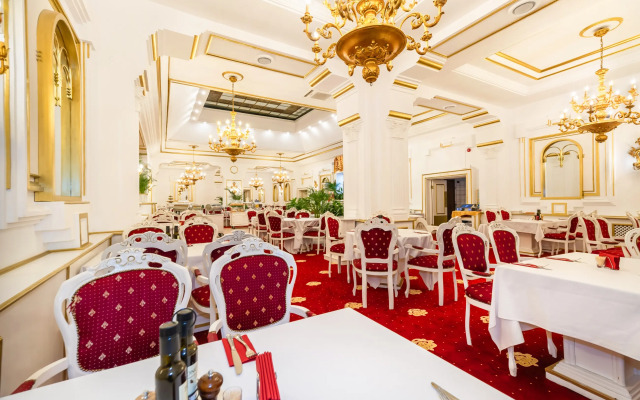 Hotel Imparatul Romanilor