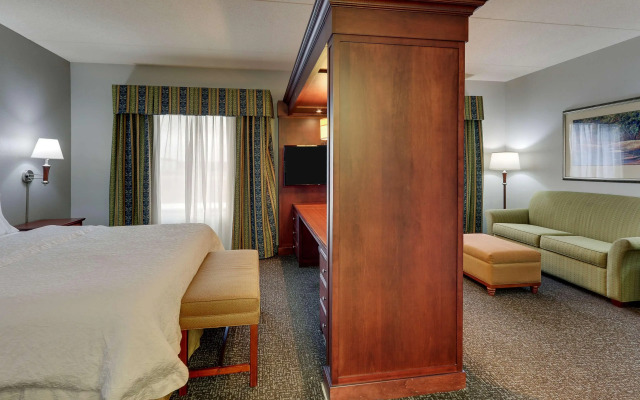 Hampton Inn & Suites Indianapolis-Airport