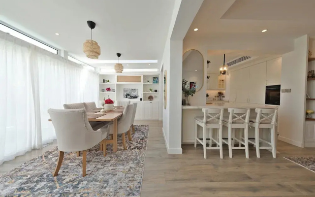 Luxury Short Term Stay 2BHK plus Maids - RANCHES