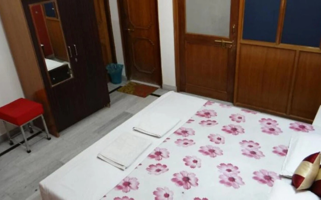 Goroomgo Super Home Stay Agra