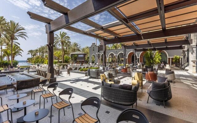 Unique Club at Lopesan Costa Meloneras Resort