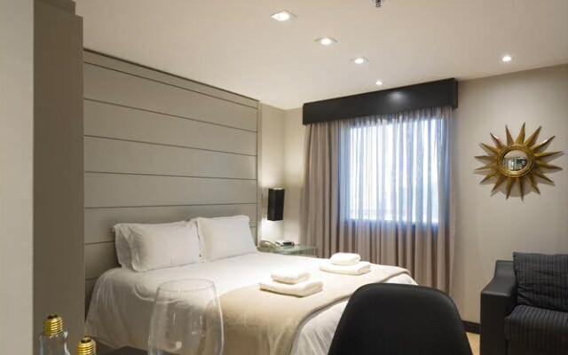BO217 Flat na Av.Ibirapuera em local fantástico!
