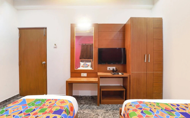 Fabhotel Lloyd’S Inn