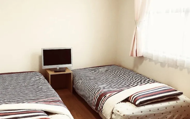 Gojyo-IVY Twin bed 1