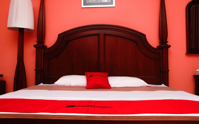 RedDoorz @ Sersan Bajuri