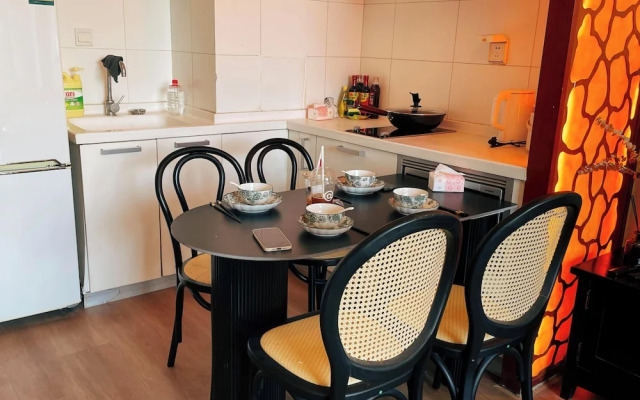 Beijing Furnished Apt with Queen bed