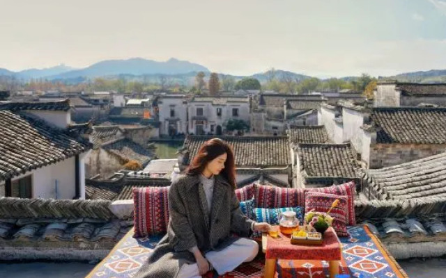 Muhua Viewing and Residence