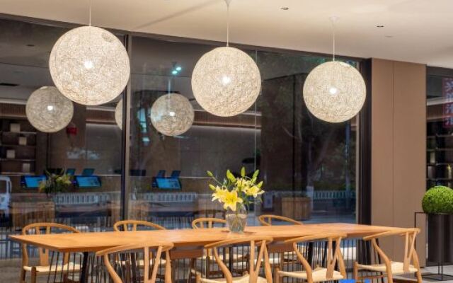 JI Hotel (Baoshan Yongchang Avenue)