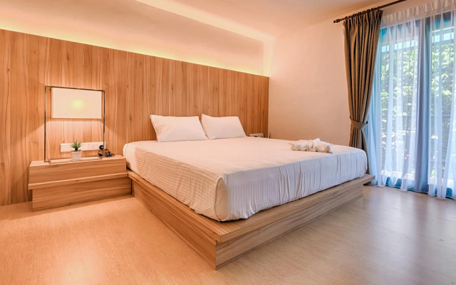 Lot 33 Boutique Hotel