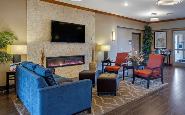 Comfort Inn & Suites Greenville I-70