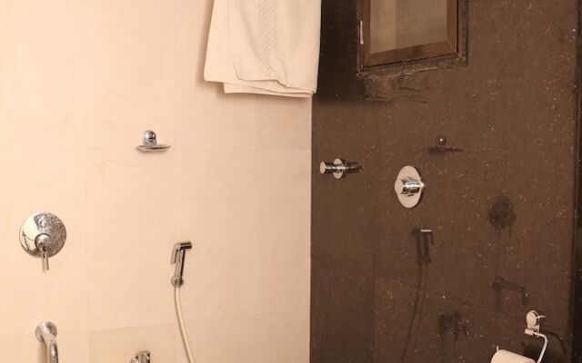 Hotel Grand Residency