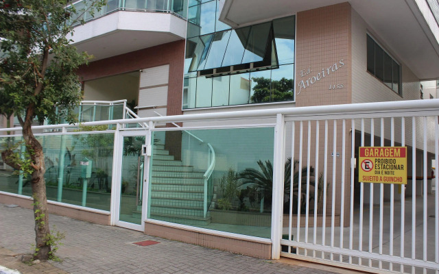 Confortável apartamento na Praia do Forte