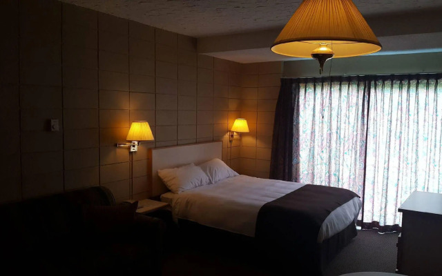Airport Inn