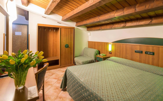 Roy Hotel