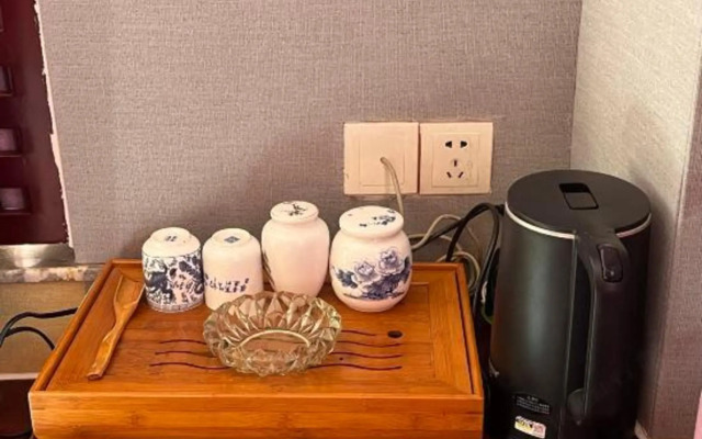 Pu'er Plum Lakeside Hotel