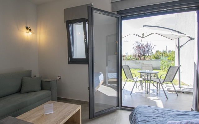TheaSea Luxury Suites- Studio Suite 2
